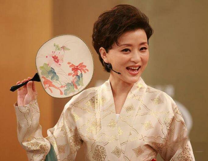 楊瀾老公吳征簡(jiǎn)介曝光 節(jié)目中遭老公高調(diào)示愛(ài)