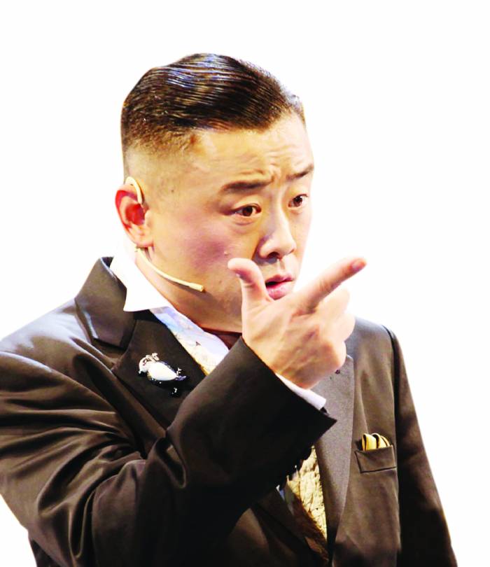 周立波女兒照片首次曝光 周立波老婆胡潔自稱不是富婆