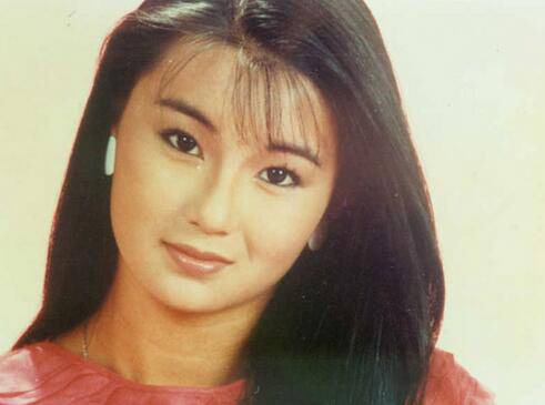 張曼玉個(gè)人資料 揭張曼玉30年煙癮暴瘦真正原因