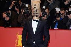 希安·拉博夫宣退出娛樂(lè)圈 百老匯吸毒妨礙現(xiàn)場(chǎng)紀(jì)律