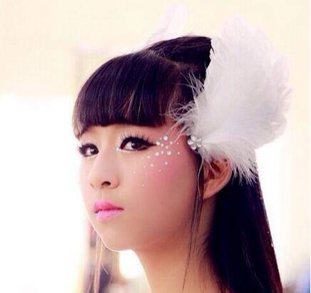 小彩旗老公是誰 楊麗萍外甥女小彩旗成名之路大揭秘