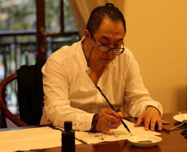 張鐵林個人資料 現(xiàn)任老婆是誰女兒張月亮生活照曝光