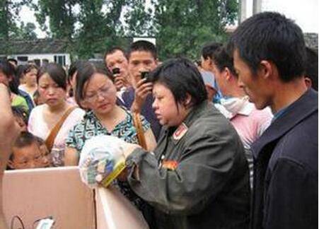 韓紅母親雍西不為人知的辛酸史 雍西個(gè)人資料曝光