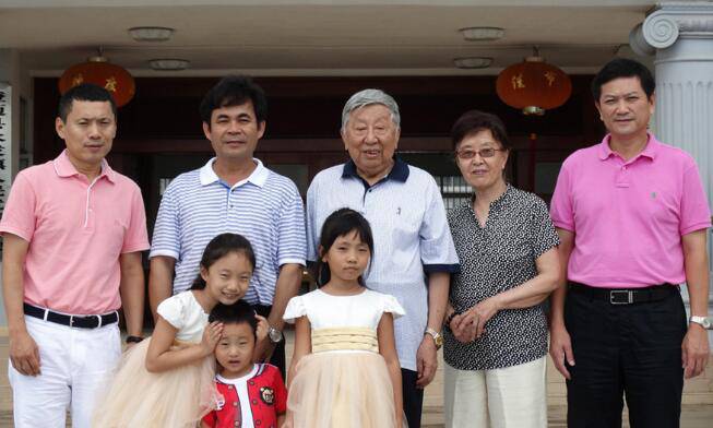 閻肅夫人李文輝個人資料曝光 揭閻肅去世細(xì)節(jié)