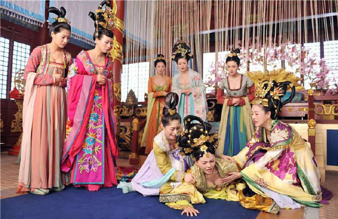 武媚娘傳奇楊淑妃結局死了嗎 楊淑妃為什么要在扇子上下毒