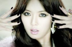 泫雅小短裙事件圖片全套 熱舞春光乍泄被批無下限