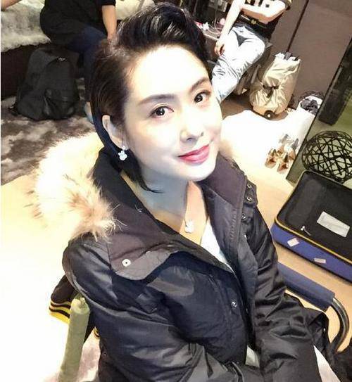 朱茵的3極電影片稱被騙了 朱茵告白黃貫中網(wǎng)友紛紛祝福