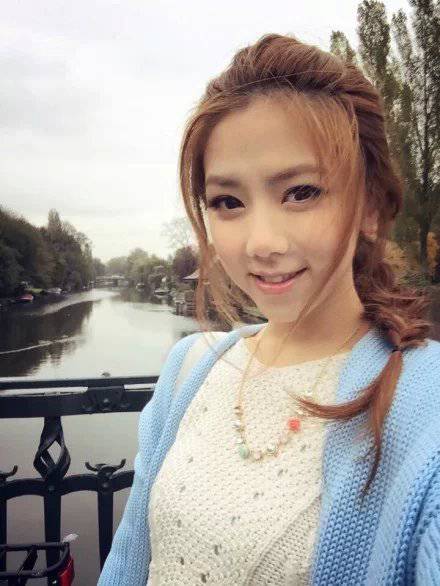 張杰鄧紫棋曖昧激怒謝娜 曝鄧紫棋張杰勾肩搭背照片