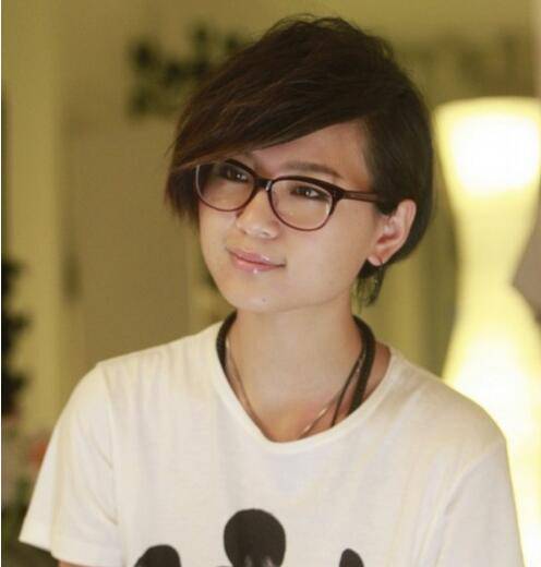 周筆暢個人資料背景 揭周筆暢整容前后對比照