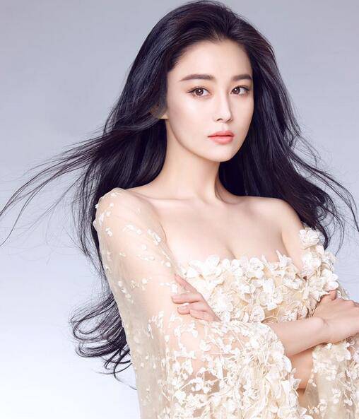 揭張馨予的乳有多大 瘋狂床照曝光裸胸誘惑無下限