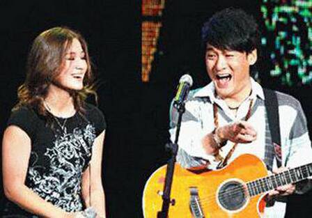 周華健妻子康梓蘭個人資料 19歲混血女兒近照曝光