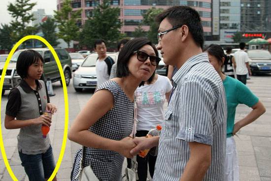 閆妮前夫遭曝光 閆妮微博發(fā)素顏照憔悴不堪粉絲心疼