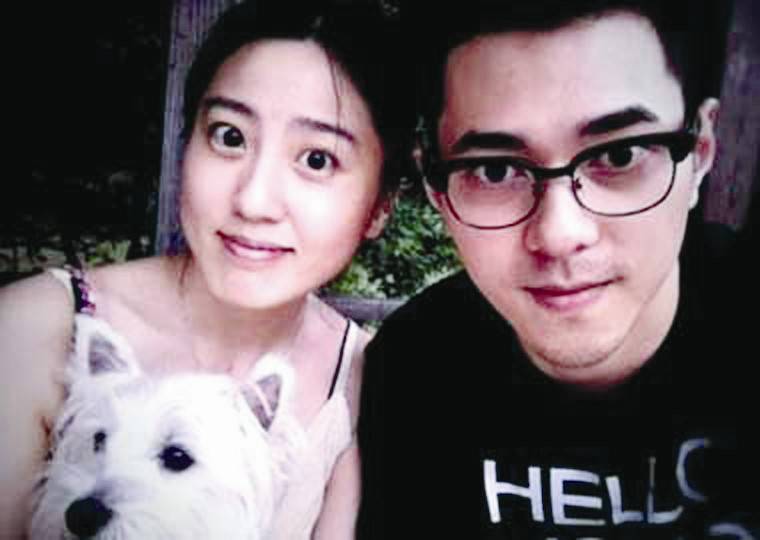 主持人李晨老婆趙瓊背景資料 李晨連發(fā)三條微博報母子平安