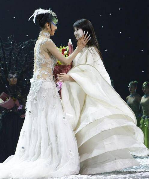 小彩旗老公是誰 楊麗萍外甥女小彩旗成名之路大揭秘