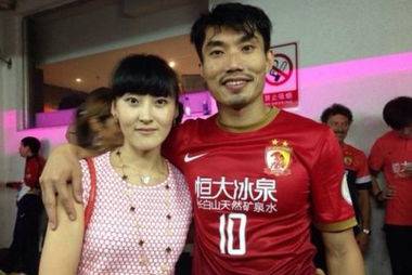 鄭智老婆邵娜背景資料曝光 鄭智老婆邵娜被稱為8輛寶馬女