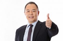 張鐵林個人資料 現(xiàn)任老婆是誰女兒張月亮生活照曝光