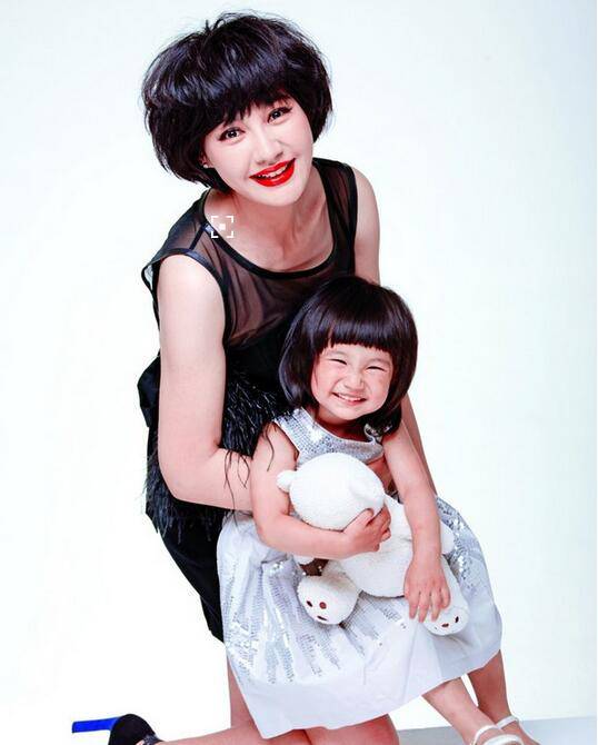 揭楊雪個人資料背景 老公女兒罕見照遭曝光