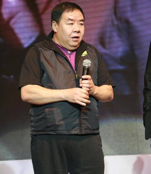 鄭則仕老婆是誰  被曝?cái)y妻上菜館進(jìn)餐不超過200元