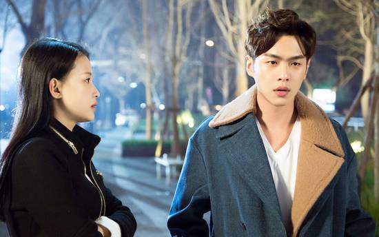 張若昀的父親是誰 曝張若昀家庭背景驚人