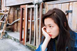 一仆二主楊樹(shù)苗扮演者關(guān)曉彤資料 揭關(guān)曉彤驚人家庭背景