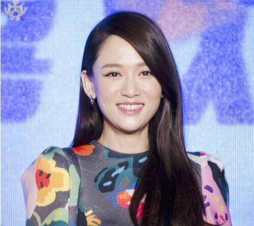 陳喬恩的家庭背景 童年曾受家暴