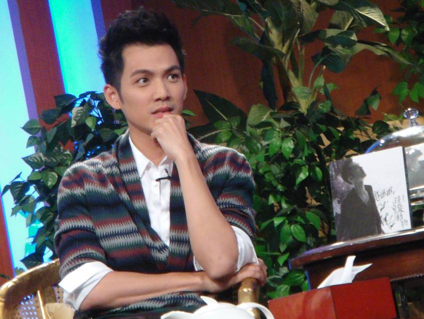 盤點(diǎn)鐘漢良主演的電視劇 鐘漢良謝易樺合影曝光