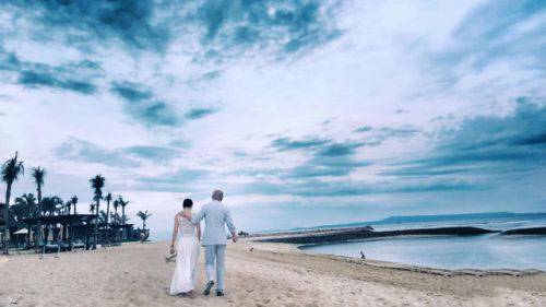 徐崢牽手陶虹漫步于巴厘島 徐崢個人資料大揭秘