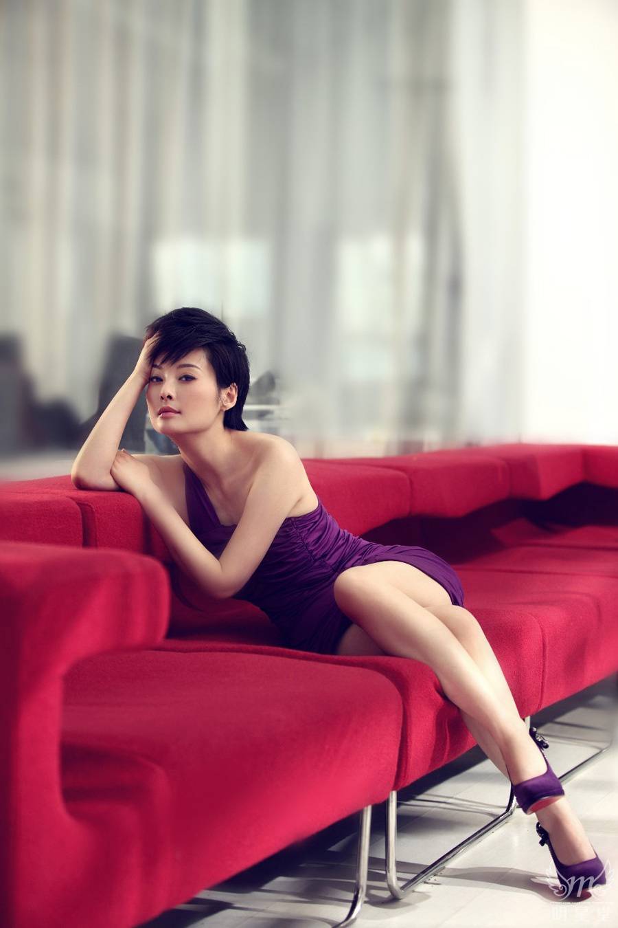 袁立與外國老公離婚內(nèi)幕 袁立牽手趙寶剛引熱議