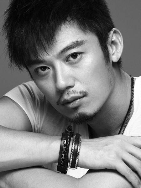 揭蘆芳生個(gè)人資料 蘆芳生女友丁多恩照片曝光