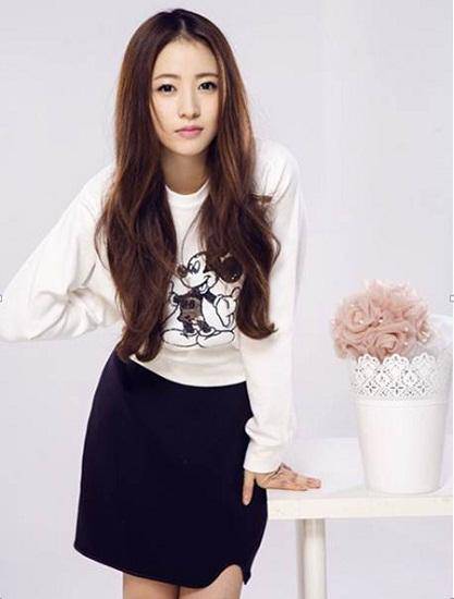 周雨彤個(gè)人資料 周雨彤重返二十歲演繹高冷學(xué)姐