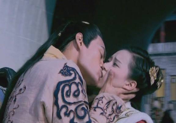 袁弘劉詩(shī)詩(shī)曾公開(kāi)戀情 劉詩(shī)詩(shī)稱將初吻給了袁弘