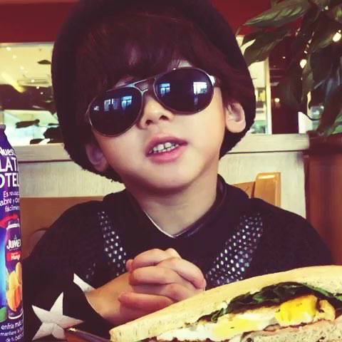 張藝瀚個(gè)人資料 張藝瀚出彩中國(guó)人大拋媚眼范爺