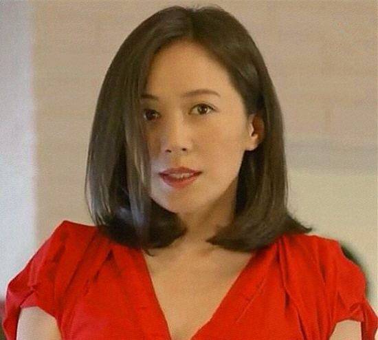 王菲紅唇照撞臉俞飛鴻 網(wǎng)友驚呼 傻傻分不清