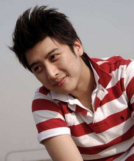 應(yīng)昊茗韓棟撞臉對比照 應(yīng)昊茗和韓棟是什么關(guān)系