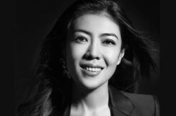 時尚女王蘇芒因 秋褲門  曾想自殺