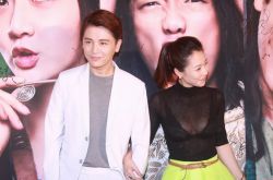 余思潞男人裝大膽談性話題 余思潞透視衣暴露圖