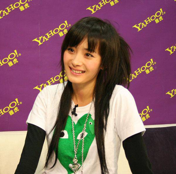 楊冪被潛規(guī)則全圖遭曝光 第一次被 潛 很難過