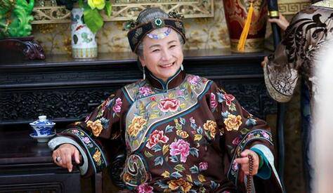 鄭佩佩有幾個(gè)孩子 鄭佩佩兒子女兒資料曝光