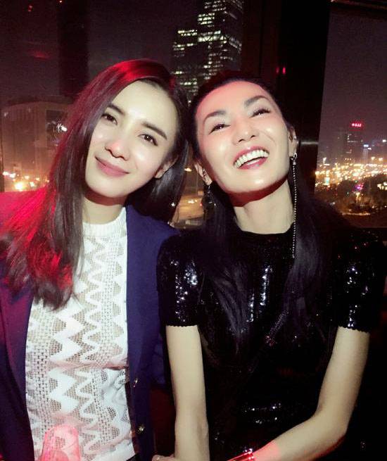 宋佳的胸被胡軍捏 宋佳為上位與劉蓓老公偷情