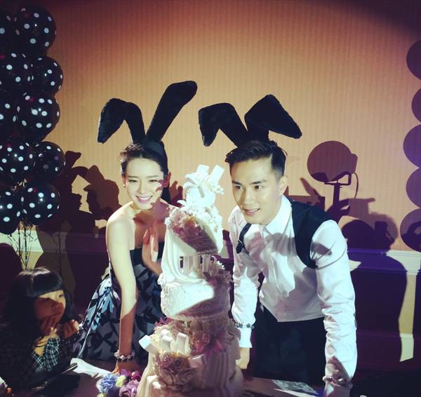 李承鉉戚薇怎么認(rèn)識的 結(jié)婚照唯美浪漫羨煞旁人