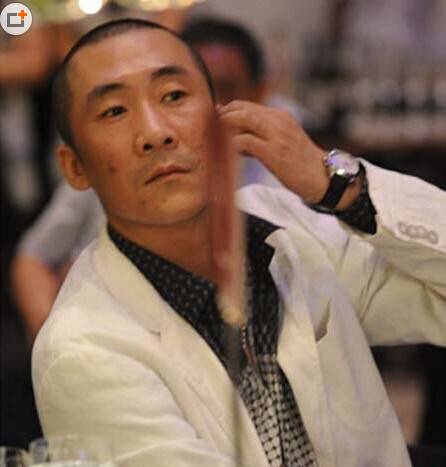 殷旭微博曬與章子男合影慶周年日 殷旭個人資料