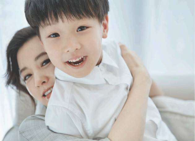 鄭豪泳個(gè)人資料 揭鄭豪泳舊愛沈銀河悔婚真相