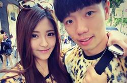 張稀哲女友袁雅婷資料 張稀哲愛(ài)心手勢(shì)示愛(ài)女友