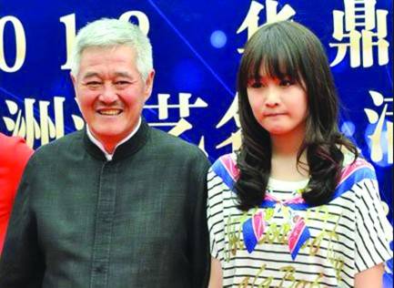 趙本山年齡多大 趙本山女兒遺傳好基因變網(wǎng)紅