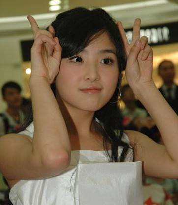 張含韻陪人睡覺照片外泄 張含韻男朋友被曝光