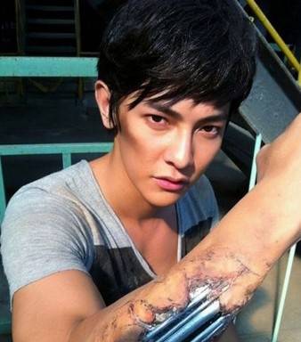 汪東城代言衛(wèi)生巾被調(diào)侃 爆給女友買不尷尬