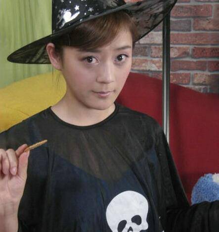 揭袁姍姍整容前后照片 與楊冪美貌事業(yè)大PK