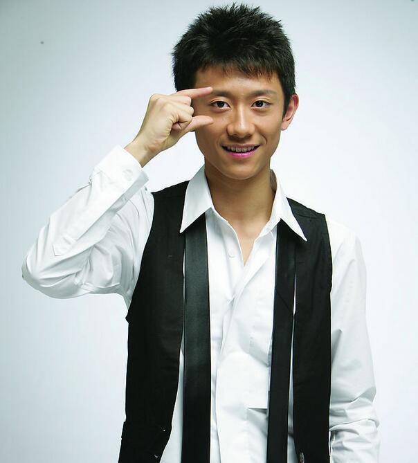 張一山身高多高 張一山楊紫結(jié)婚照遭曝光