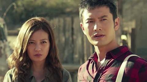 黃曉明吻趙薇照片曝光 網(wǎng)友調(diào)侃終于吻到趙薇了