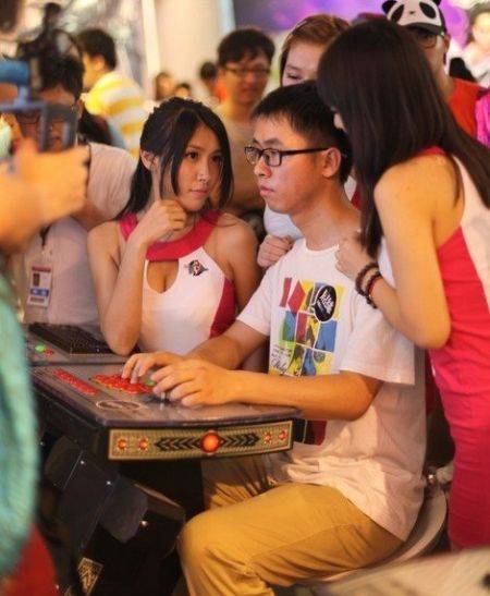 揭游戲陪玩網(wǎng)價格表 美女陪玩曝加錢有特殊服務(wù)